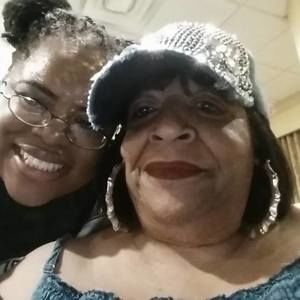 Meet your Posher, Kendra